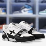 2-louis-vuitton-lv-trainer-sneaker--BTU00HPE02_PM2_Front-view.jpeg