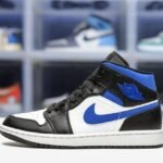 2_left-air-jordan-1-mid-white-black-royal-950625.jpeg