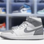 2_left-Air Jordan 1 Retro High OG Stealth.jpeg