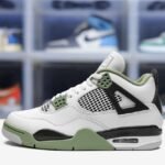 2_left-Air Jordan 4 Seafoam3.jpeg