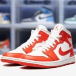 3_side-air-jordan-1-mid-syracuse-478805.jpeg