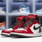 3_side-Air Jordan 1 Retro High Satin Snake Chicago3.jpeg