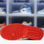 6_sole-air-jordan-1-mid-syracuse-545442.jpeg
