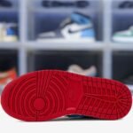 6_sole-air-jordan-1-retro-low-og-unc-to-chicago-3.jpeg