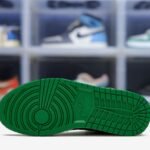 6_sole-Air Jordan 1 Retro High OG Pine Green Black4.jpeg