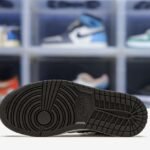 6_sole-Air Jordan 1 Retro High Tie Dye7.jpeg