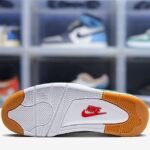 6_sole-Air Jordan 4 Retro SB Pine Green4.jpeg
