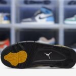 6_sole-Air Jordan 4 Retro Thunder (2023)4.jpeg