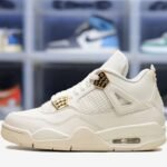 6_sole-Air Jordan 4 Sail Metallic Gold3.jpeg