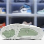 6_sole-Air Jordan 4 Seafoam Sail3.jpeg